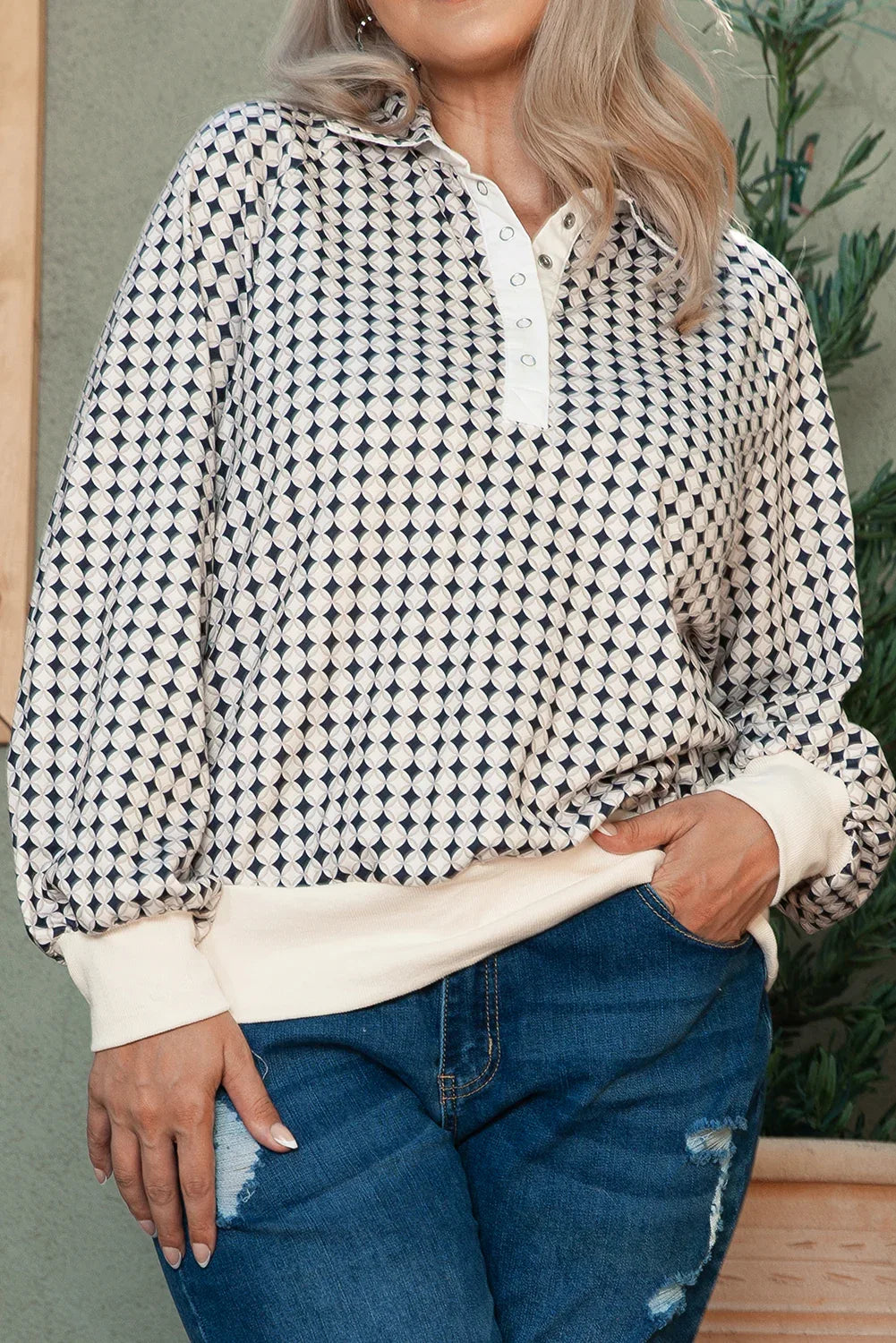 Black Plus Size Two Tone Contrast Collared Pullover Sweatshirt - MarkoFit