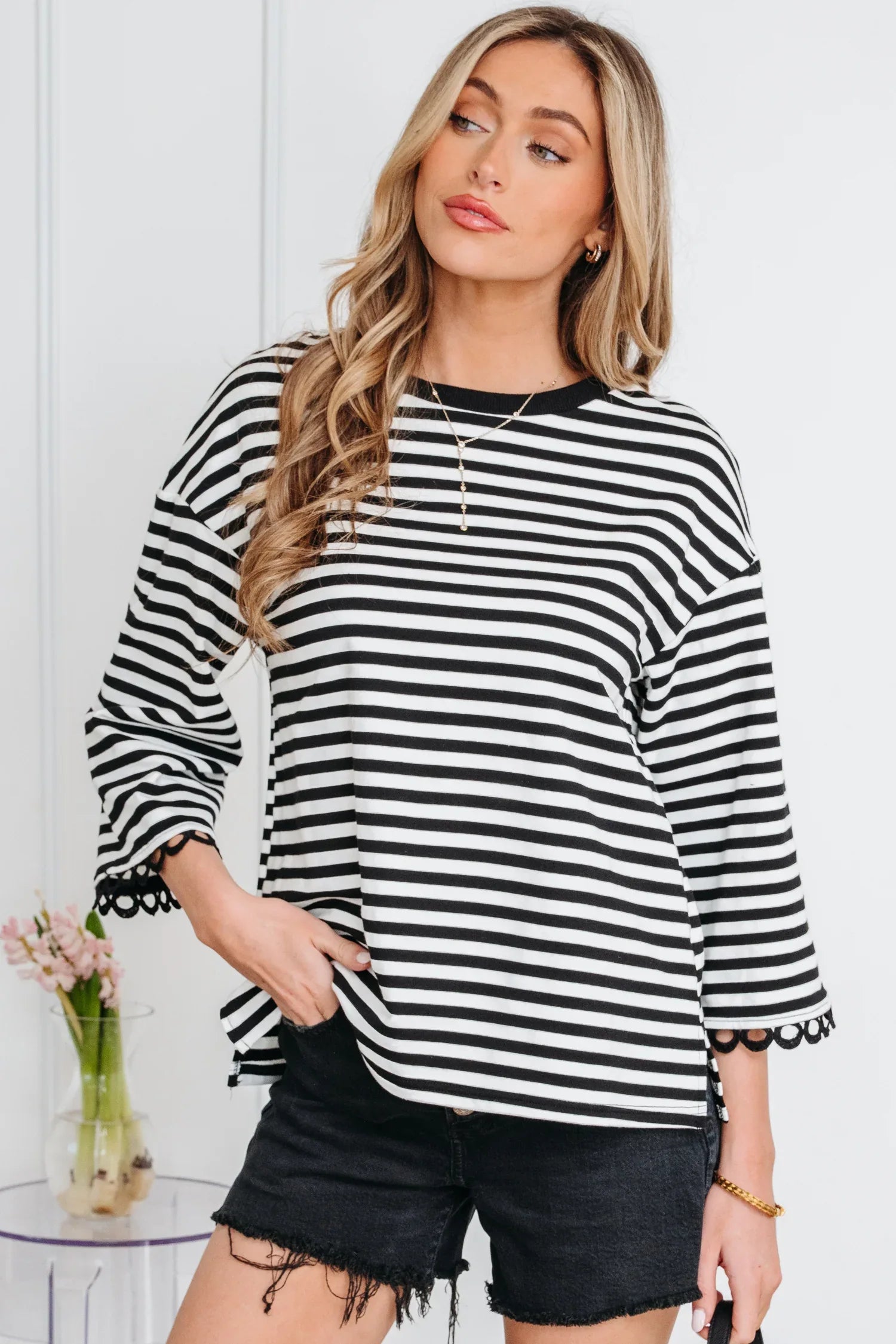 Black Striped Print Drop Shoulder Lace Trim Bracelet Sleeve Loose Top - MarkoFit