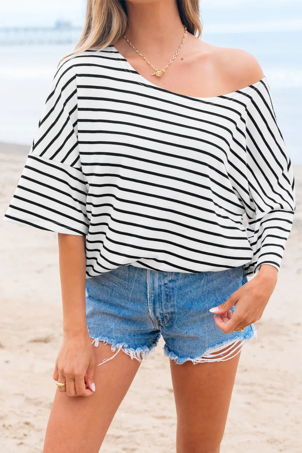 Black Stripe Half Sleeve Scoop Neck Loose Top - MarkoFit